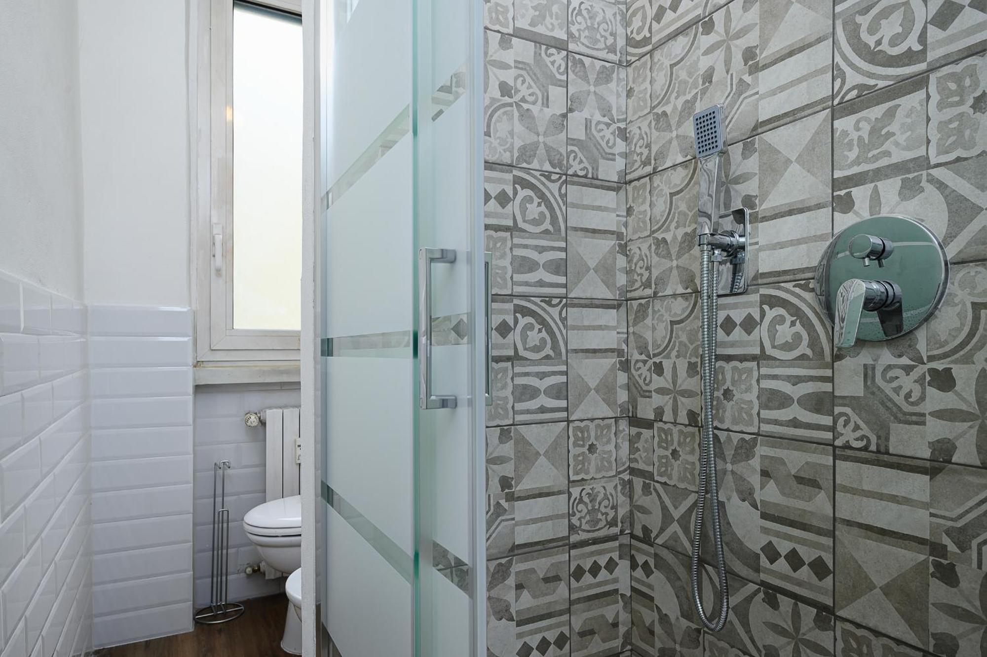 Sebino 8 - Monolocale Cool Apartment Milan Bagian luar foto